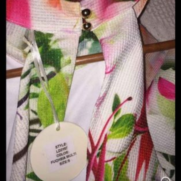 Radiant garden floral Halter Dress New With Tags Fit and flare - Picture 6 of 10